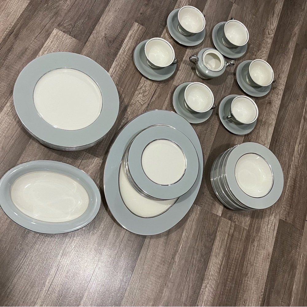 CASTLETLON kitchen tableware and coffee cup set. Made in USA